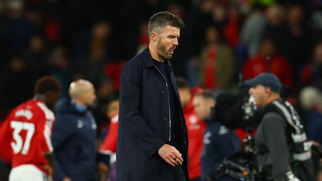 Soccer Football - Premier League - Manchester United v Tottenham Hotspur - Old Trafford, Manchester, Britain - October 10, 2026 Manchester United manager Michael Carrick looks dejected after the match REUTERS/Phil Noble EDITORIAL USE ONLY. NO USE WIT