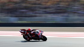 MotoGP - Indonesian Grand Prix - Mandalika International Street Circuit, Mandalika, Indonesia - October 10, 2026 Ducati Lenovo Team's Marc Marquez in action during the sprint race REUTERS/Willy Kurniawan     TPX IMAGES OF THE DAY