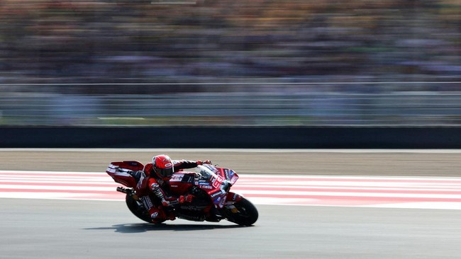 MotoGP - Indonesian Grand Prix - Mandalika International Street Circuit, Mandalika, Indonesia - October 10, 2026 Ducati Lenovo Team's Marc Marquez in action during the sprint race REUTERS/Willy Kurniawan     TPX IMAGES OF THE DAY