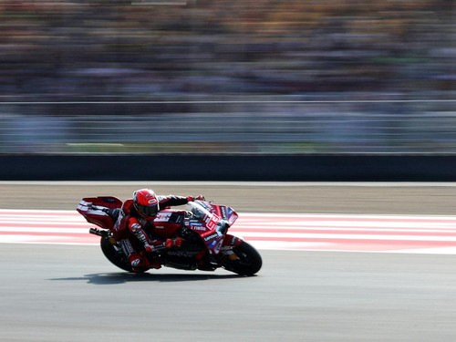 MotoGP - Indonesian Grand Prix - Mandalika International Street Circuit, Mandalika, Indonesia - October 10, 2026 Ducati Lenovo Team's Marc Marquez in action during the sprint race REUTERS/Willy Kurniawan     TPX IMAGES OF THE DAY