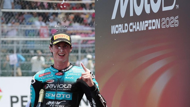 MotoGP - Indonesian Grand Prix - Mandalika International Street Circuit, Mandalika, Indonesia - October 11, 2026 CFMOTO Aspar Team's Maximo Quiles celebrates after winning the Moto3 race REUTERS/Willy Kurniawan