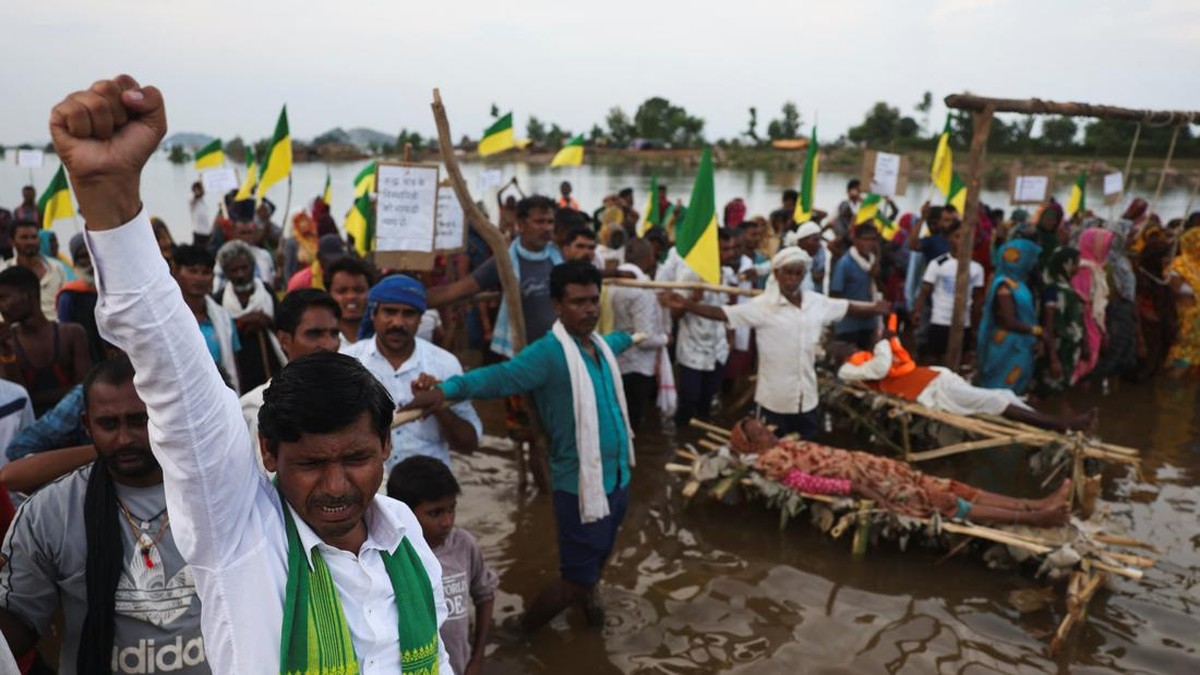 Warga Ngamuk, Tanah Leluhur Diacak-acak Terendam Proyek Raksasa