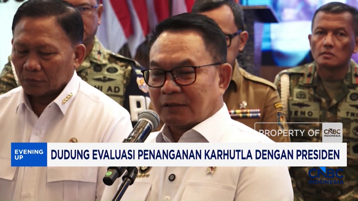 Video: Dudung Evaluasi Penanganan Karhutla Bersama Presiden