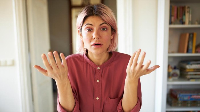 7 Kebiasaan Orang dengan IQ Rendah saat Mengobrol dengan Teman Menurut Psikolog