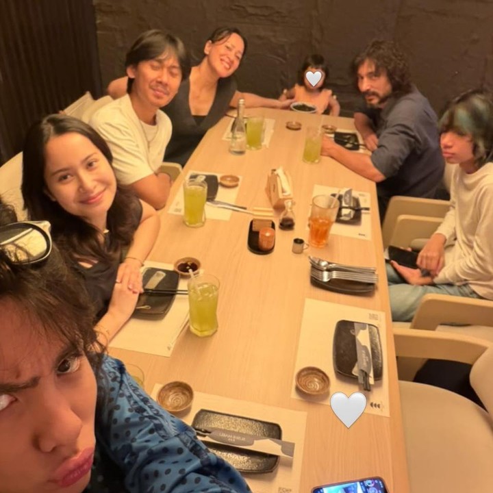 <p>Hal tersebut dibagikan langsung melalui beberapa foto yang diabadikan di akun Instagram pribadinya. &ldquo;Sekali-sekali <em>posting</em> momen keluarga enggak di gym teros,&rdquo; tulis Inong, dikutip dari laman Instagram <em>@inong_ayu,</em> Senin (12/10/2026).&nbsp;(Foto: Instagram @inong_ayu)</p>