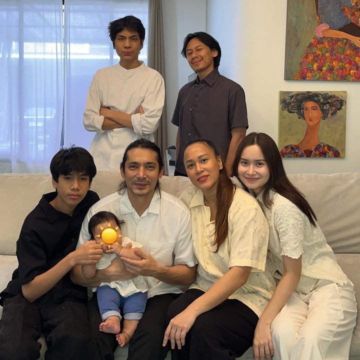 <p>Bunda, kehidupan rumah tangga artis Tanah Air memang tak pernah lepas dari sorotan publik. Begitu juga dengan keluarga aktor ternama Abimana Aryasatya dan Inong Ayu. (Foto: Instagram @inong_ayu)</p>