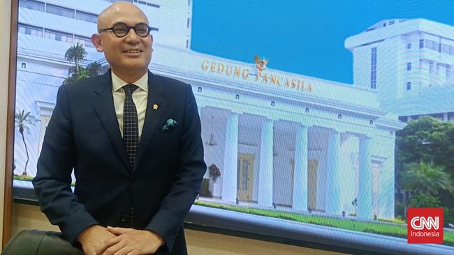 Menlu Arrmanatha mengatakan Presiden Prabowo Subianto setuju menerima tawaran bantuan negara lain untuk mengatasi karhutla di wilayah RI.