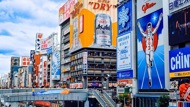 Hal Menarik di Dotonbori Osaka, Kawasan Wisata yang Ikonik dengan Glico Running Man