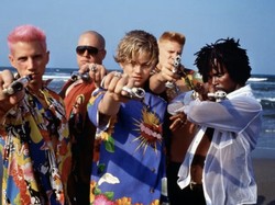 30 Tahun Romeo + Juliet, Leonardo DiCaprio dan Kemeja Pantainya
