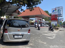 Krisis BBM di Bali, Keliling 5 SPBU hingga Mobil Mati