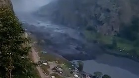 thumbnail video banjir bandang nepal