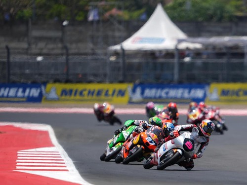 Veda Ega Pratama finis di peringkat keenam dalam Pertamina Moto3 Mandalika 2026 di Sirkuit Internasional Pertamina Mandalika, Lombok, Minggu (11/10).
