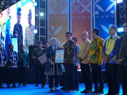 Wagub Sulsel Dampingi Menkop di Lutim Perkuat UMKM-Koperasi Sulsel