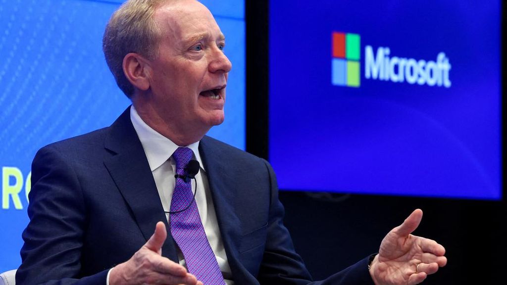 Bos Microsoft: Regulasi Produk Susu Lebih Ketat daripada AI