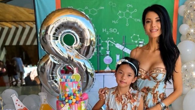 Amaira Putri Farah Quinn Ultah ke-8, Intip Potretnya Bun!