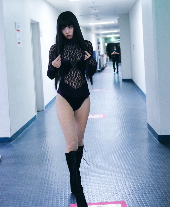 Beauties, seperti yang kita tahu, Abel Makkonen Tesfaye atau lebih dikenal dengan nama panggung The Weeknd tengah disibukkan dengan jadwal stadium tour bertajuk &lsquo;After Hours Til Dawn&rsquo;. / Foto: instagram.com/jennierubyjane
