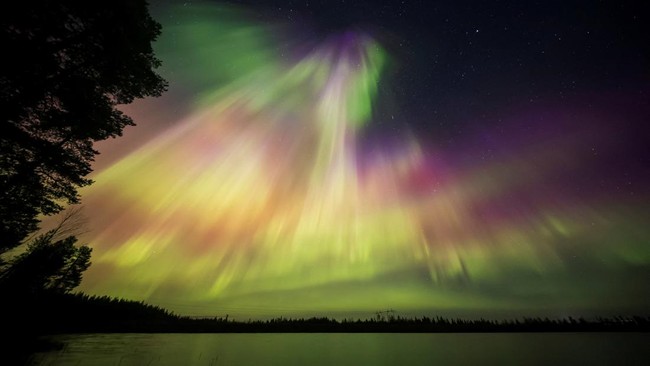 Aurora Borealis, also known as the Northern Lights, illuminates the sky over Rovaniemi, Finland October 10, 2026. Alexander Kuznetsov/Handout via REUTERS