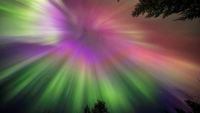 Aurora Borealis, also known as the Northern Lights, illuminates the sky over Rovaniemi, Finland October 10, 2026. Alexander Kuznetsov/Handout via REUTERS