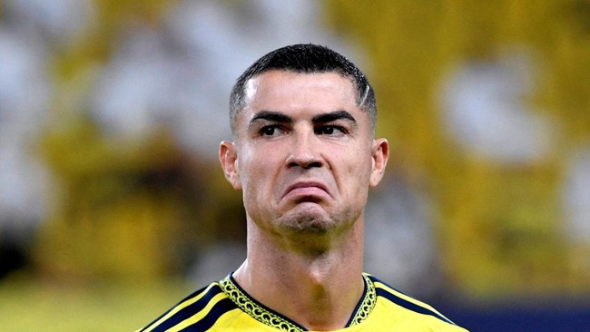 Soccer Football - AFC Champions League Elite - Al Nassr v Neftchi Fergana - Al Awwal Park, Riyadh, Saudi Arabia - October 12, 2026 Al Nassr's Cristiano Ronaldo reacts as he lines up before the match REUTERS/Stringer     TPX IMAGES OF THE DAY
