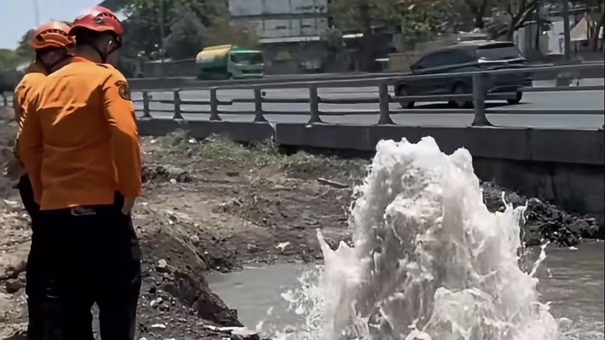 Heboh Semburan Lumpur 3 Meter Muncul di Surabaya, BPBD Buka Suara
