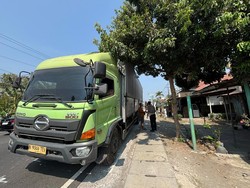 Brakk! Scoopy Tabrak Truk Parkir di Wates Kulon Progo, 2 Tewas