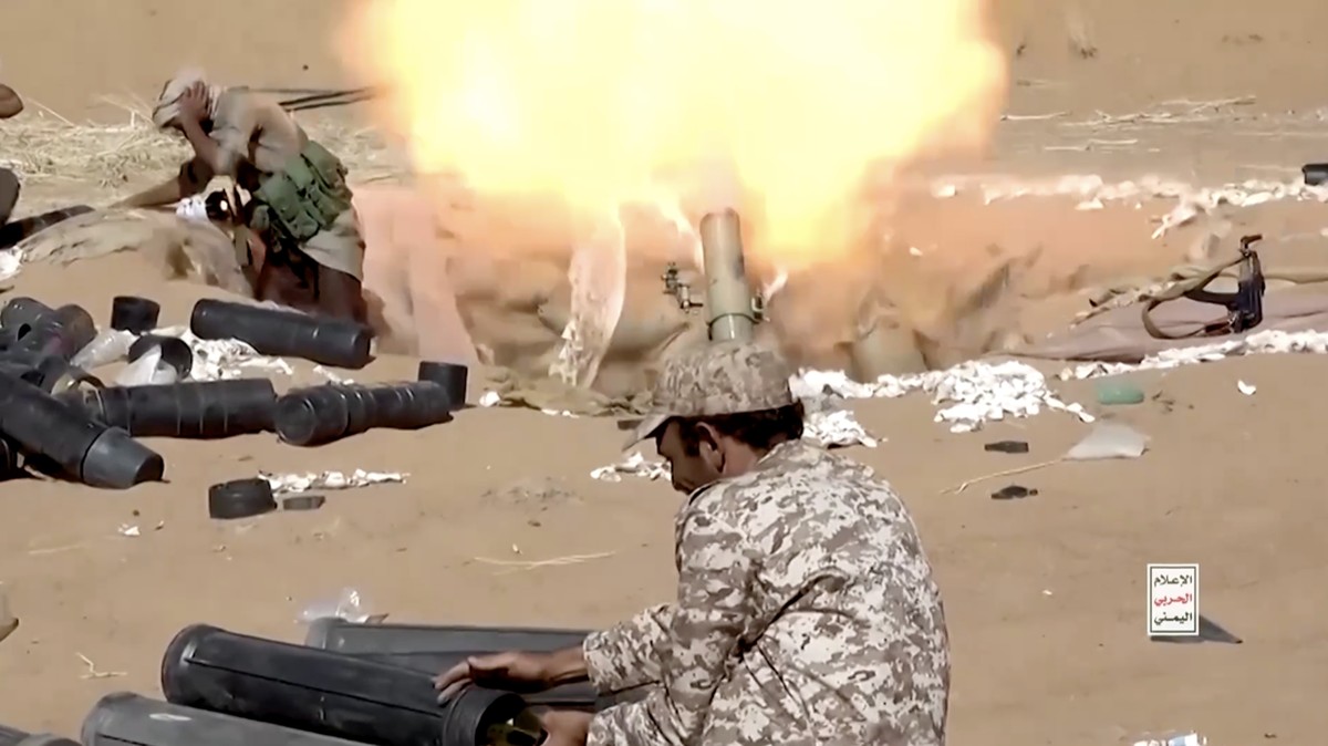 Panas! Rudal Houthi Ratakan Kamp Militer Yaman, 58 Nyawa Melayang