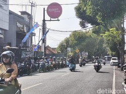 BBM Sulit Didapat di Buleleng, Warga Antre Sampai Bawa Botol Bensin Cadangan