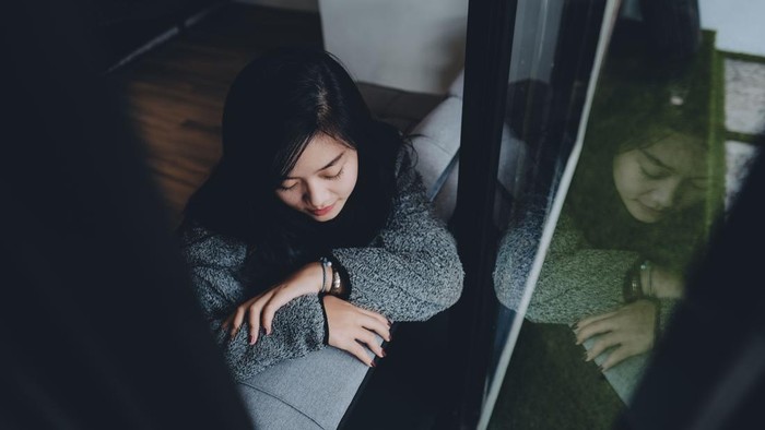 Introvert melakukan refleksi diri