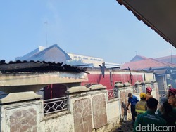 Rumah Kosong di Cirebon Terbakar, Api Sempat Merembet ke Tetangga