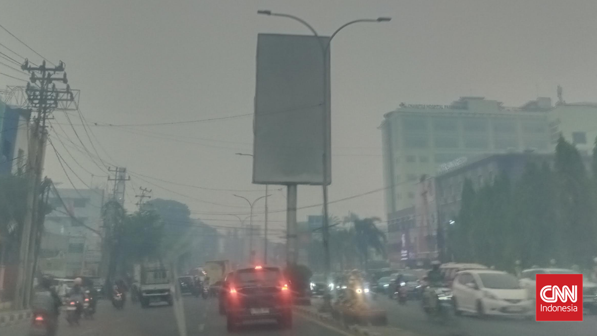 Asap Pekat Selimuti Palembang, Jembatan Ampera Nyaris Tak Terlihat