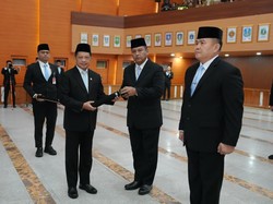 Tito Lantik Pejabat Eselon I dan Stafsus, Tekankan Pentingnya Loyalitas