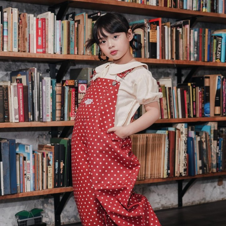 <p>Luisa Adreena mencatat sejarah baru untuk FFI. Ia menjadi artis termuda yang berhasil masuk nominasi di usia tujuh tahun. Perlu diketahui, aktor perempuan yang berhasil masuk nominasi di ajang penghargaan film ini biasanya di atas usia 10 tahun. (Foto: Instagram @luisaadreena)</p>