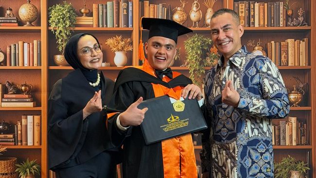 Ferdy Hasan Ungkap Rasa Bangga saat Dampingi Putra Berkebutuhan Khusus Wisuda S1