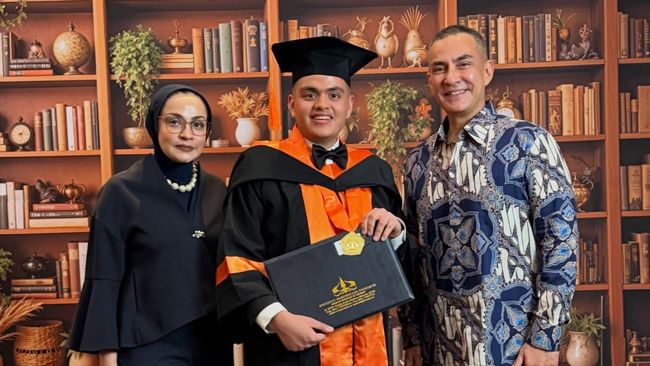Ungkapan Haru Ferdy Hasan Dampingi Sang Putra yang Berkebutuhan Khusus Wisuda S1, Bangga Bun