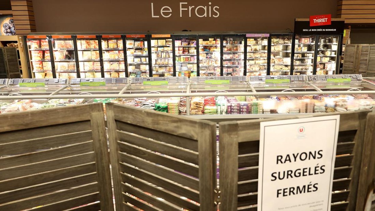 View of the closed frozen food aisle at a supermarket near Nantes after a cyberattack targeted refrigeration systems at French supermarket chains, causing food losses and fires at several stores, France, October 12, 2026. REUTERS/Stephane Mahe