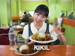 Haruka Mukbang di Warteg Agung, Lahap 2 Porsi Pakai Ati hingga Kikil