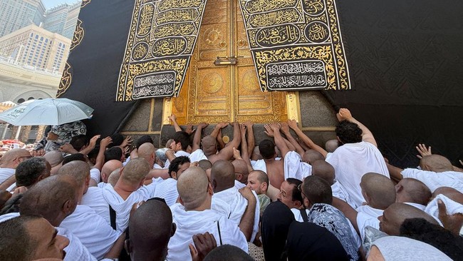 Jemaah Umrah Dibayangi Serangan Rudal Houthi