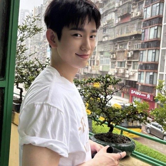 Potret Menawan Park Jin Young, Idol-Aktor yang Multitalenta