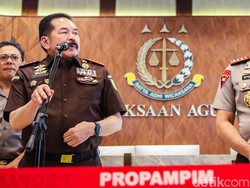 Jaksa Agung dan Kapolri Bahas Penanganan Karhutla Saat Bertemu di Kejagung