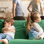 Menurut Pakar Psikologi, Kebiasaan Orang Tua Ini Bisa Bikin Anak Memendam Rasa Benci ke Saudaranya