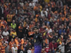 Saat Lamine Yamal Menari-nari di Neraka Galatasaray