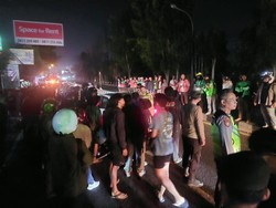 Pemobil Berhenti di Tengah Jalan hingga 1,5 Jam Bikin Heboh di Mlati Sleman