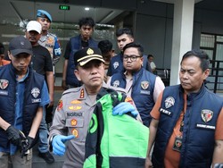 Terungkap Modus Duo Maling Motor Bersenpi di Jakbar Nyamar Jadi Ojol