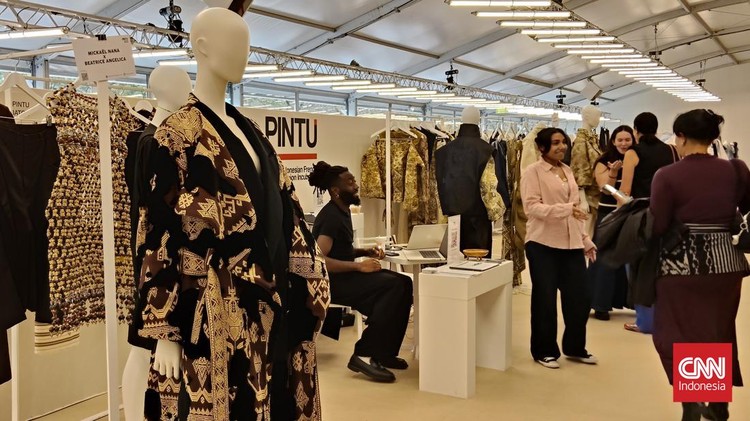 Diplomasi Ekonomi Halus: Strategi Indonesia Menembus Pasar Ritel Paris Melalui Kolaborasi Desainer