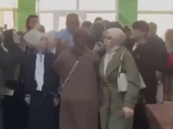 Azerbaijan Larang Siswa dan Guru Pakai Hijab di Sekolah, Langsung Diprotes