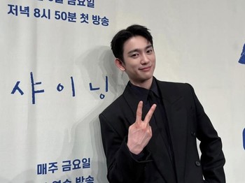 Sempat menggunakan nama panggung Jr. (Junior) di awal karier, karena namanya sama persis dengan pendiri JYP Entertainment, Park Jin Young./ foto: instagram.com/jinyoung_0922jy