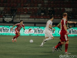 Johnny Jansen Puji Fleksibilitas Tim Geypens di Bali United