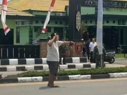 Viral Pria Bawa Mandau Ngamuk Depan Kodim Bulungan, Ini Fakta-Kronologinya