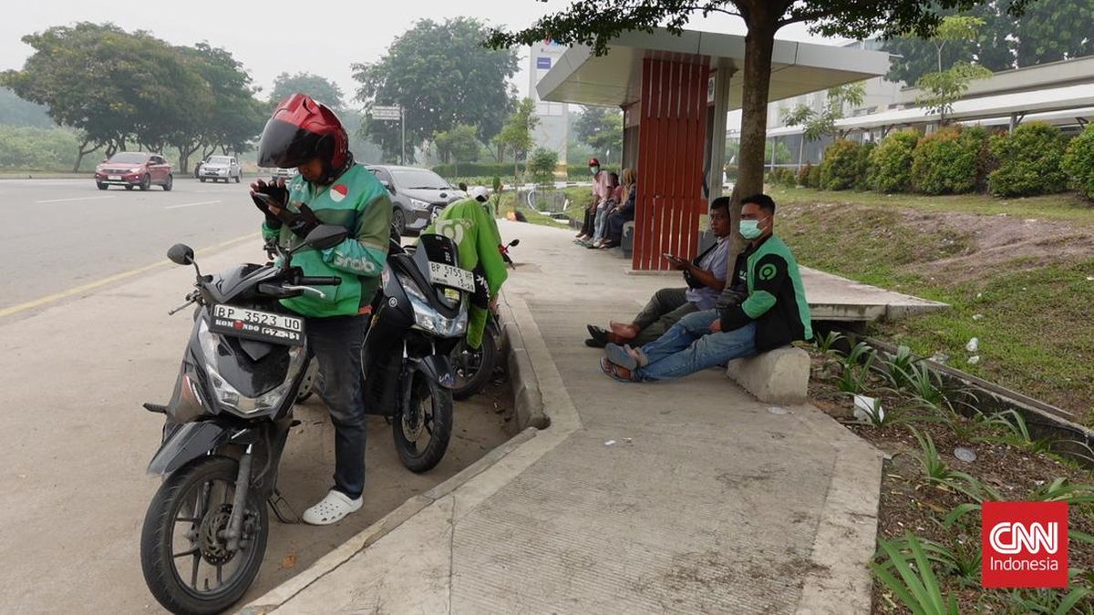 Smoke from Sumatra and Kalimantan blankets Batam