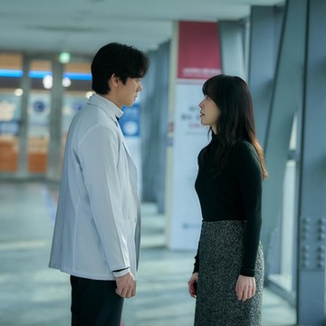Yoo Yeon Seok dan Seo Hyun Jin Berselisih Usai Kencan Pertama di The Perfect Lie